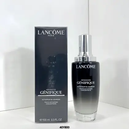90! 💪( 24款兰蔻小黑瓶肌底液100ml ) 40Y800编码!新包装❗️可配中文标✔兰蔻小黑瓶肌底液精华100ml💕吸收超快,能修复受损皮肤,紧致抗老收毛孔,总之用起来感觉很好,很保湿用完皮肤滑滑的,还能促进后续保养品的吸收,兰蔻家镇店王牌产品.细致肌肤,补水,抗衰老,刚开始用精华的或者排斥粘稠感精华的宝宝们,可以先试试这个.